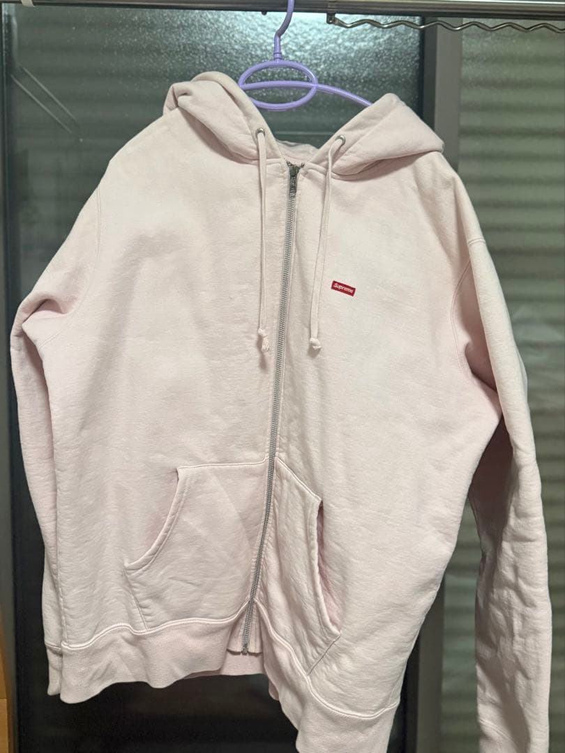 supremeピンクパーカー