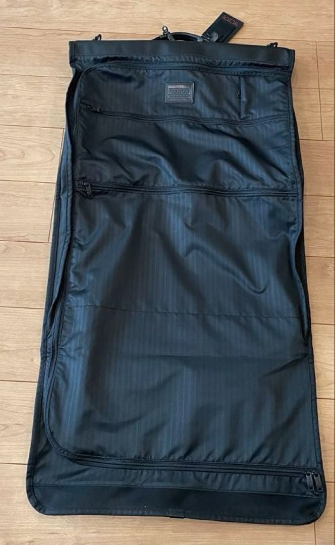 TUMI ガーメントバッグ　型番2213DH