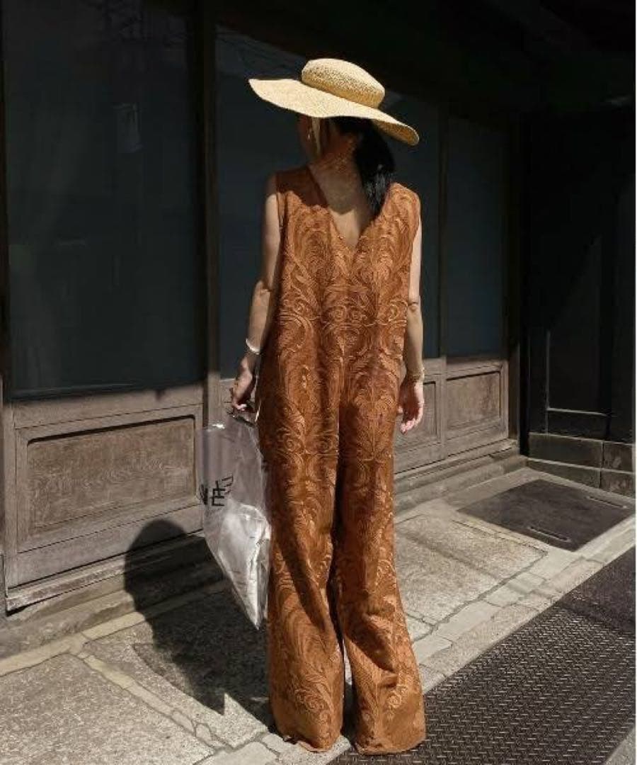 【本日限定値引き】新品！Ameri Vintage★V NECK ROMPERS