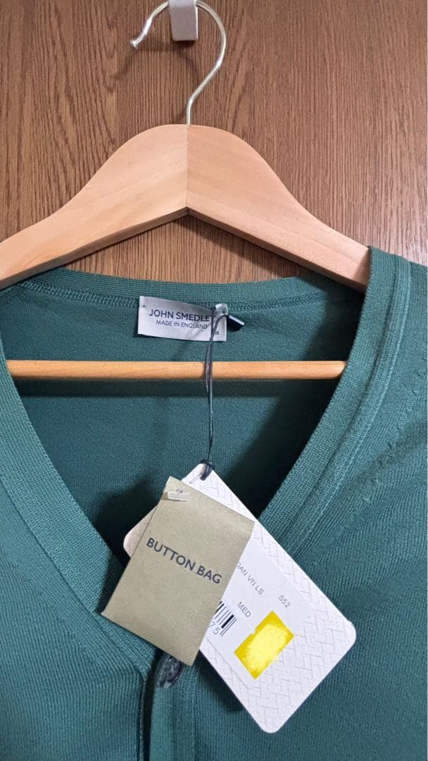 新品　JOHN SMEDLEY カーディガン