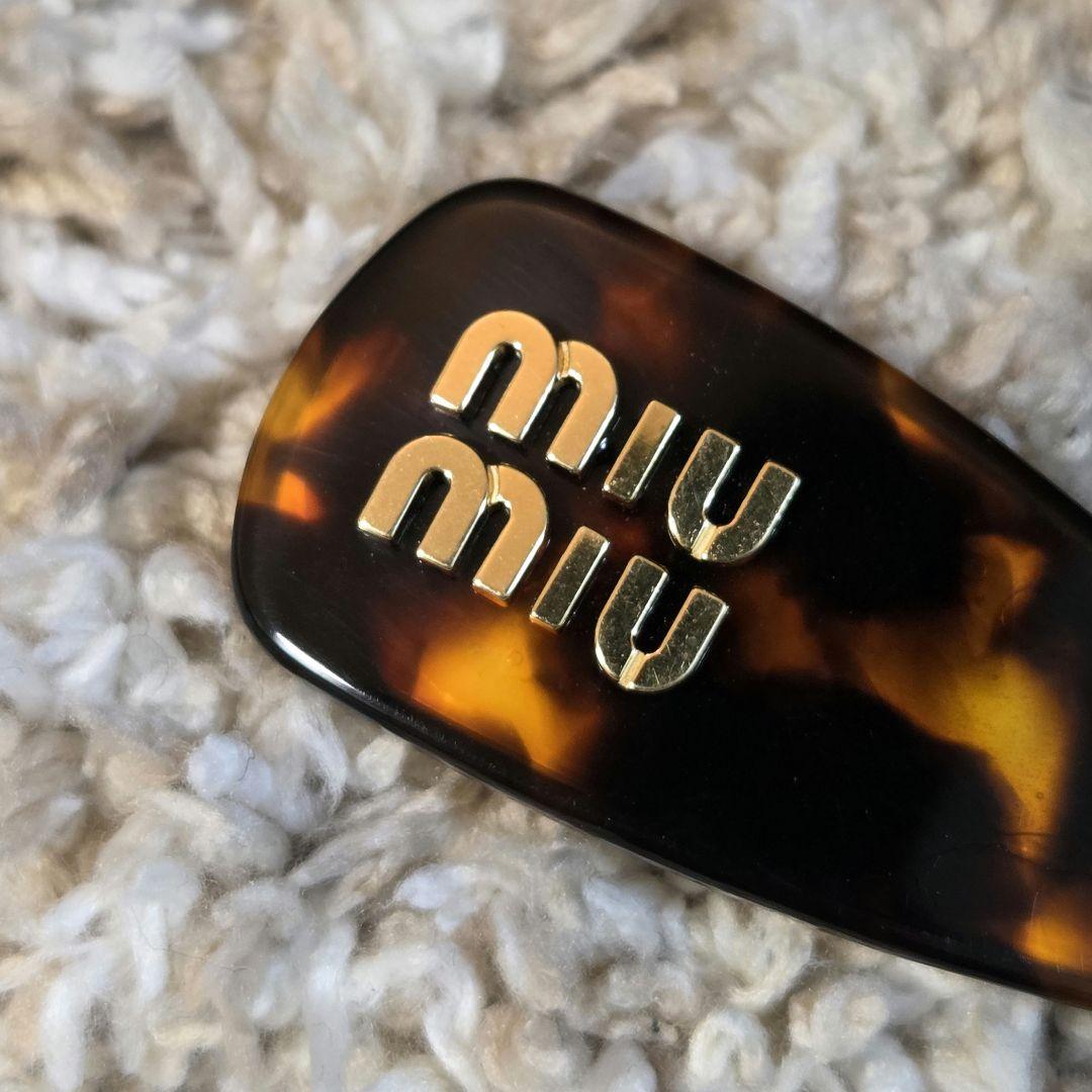 miu miu ヘアアクセサリー バレッタ ヘアピン