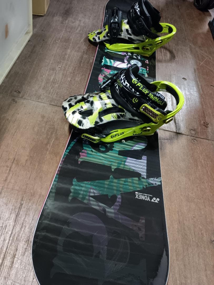 スノボ板　YONEX　PARK SHREW ビンディング付