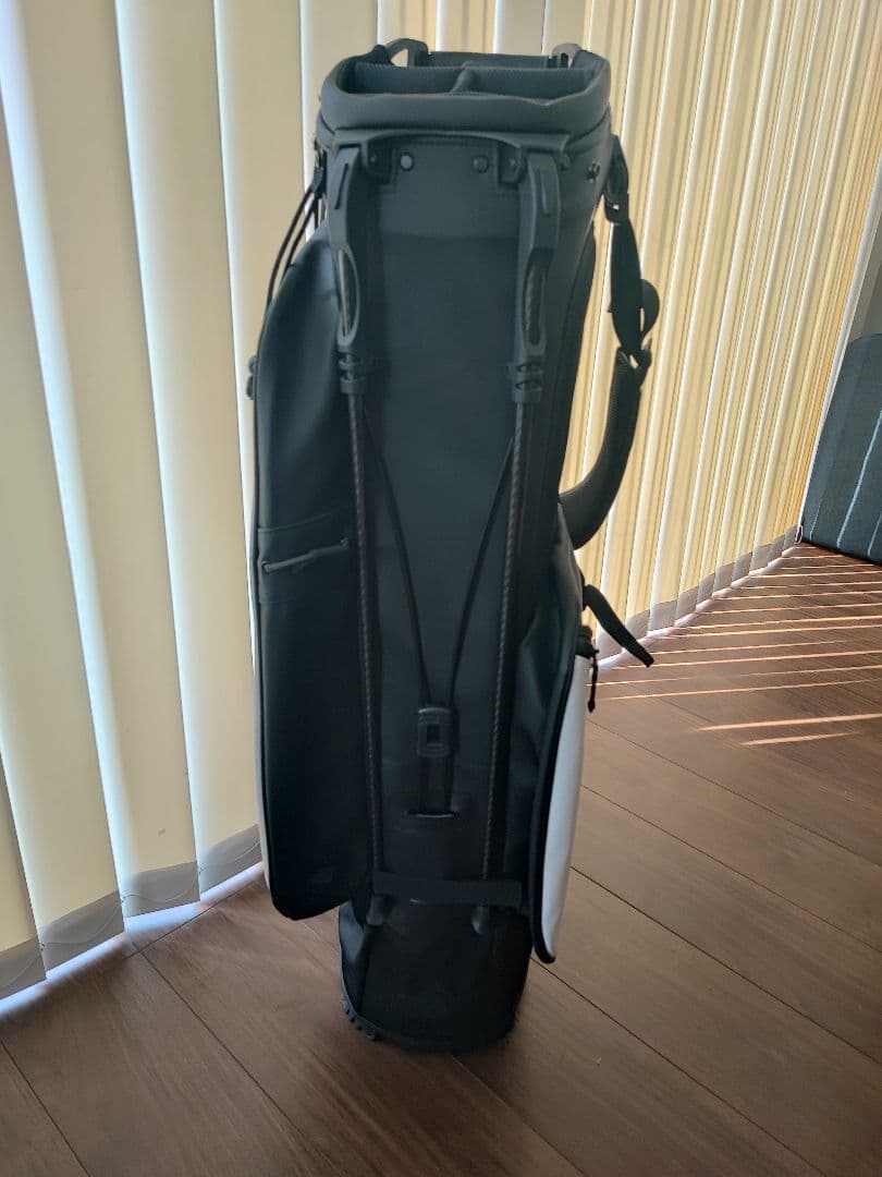 新品　未使用　J.LINDEBERG 　リンドバーグ　キャディバッグ 　ベゼル