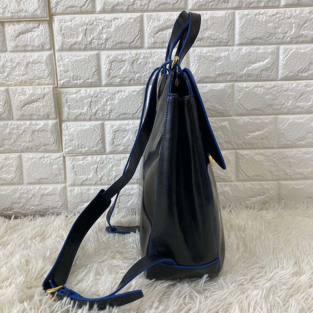 LANVIN✨レザー　リュック ゴールド金具　自立　ターンロック　ブランドロゴ
