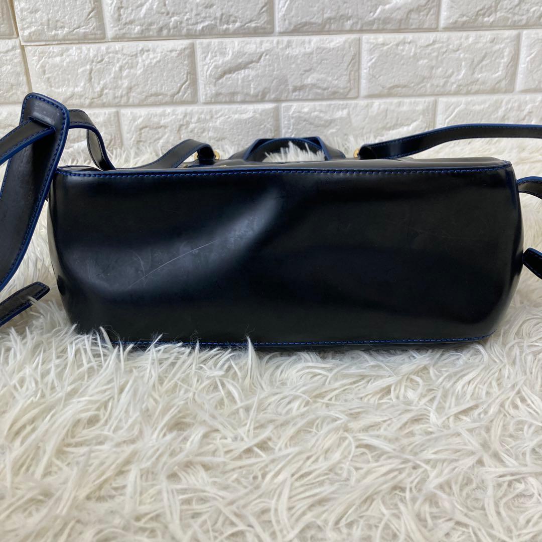 LANVIN✨レザー　リュック ゴールド金具　自立　ターンロック　ブランドロゴ