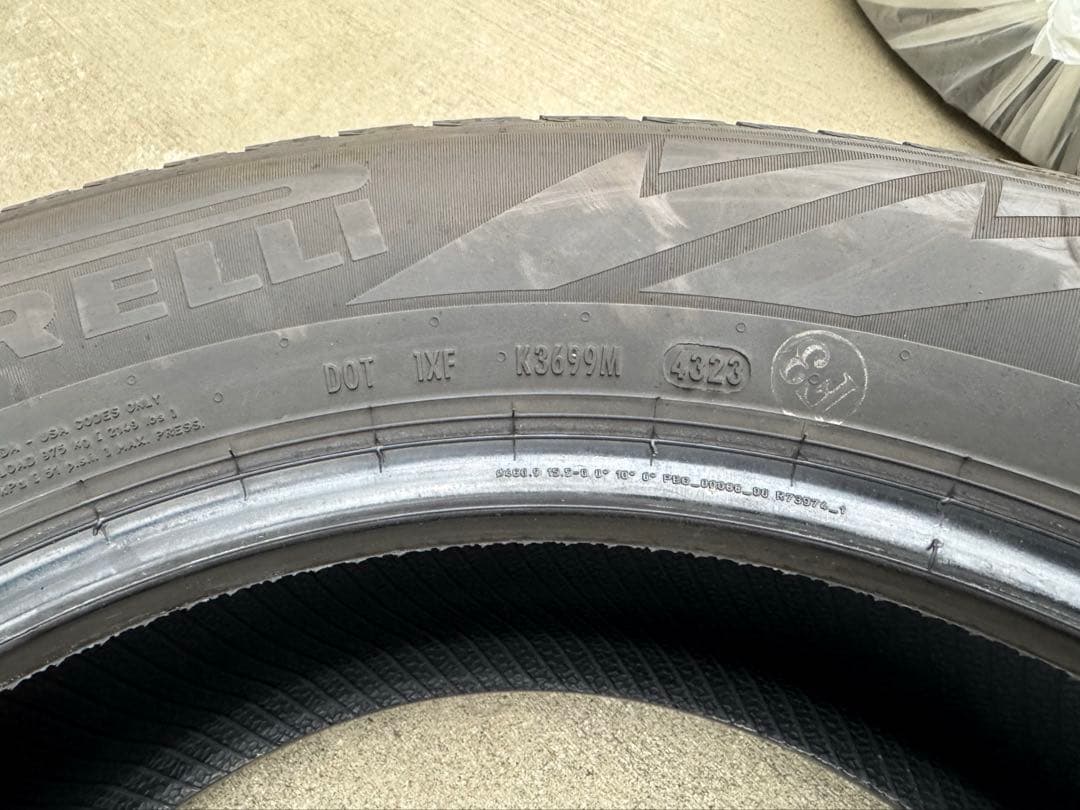 タイヤ・ホイール PIRELLI ICE ZERO ASIMMETRICO 235/60 R18