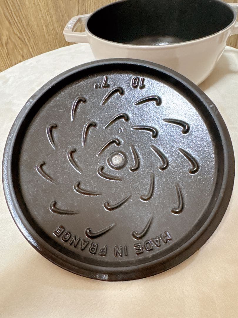 【美品】1〜2人用にぴったり♡煮込み料理が美味しい◎staubワナベMリネン