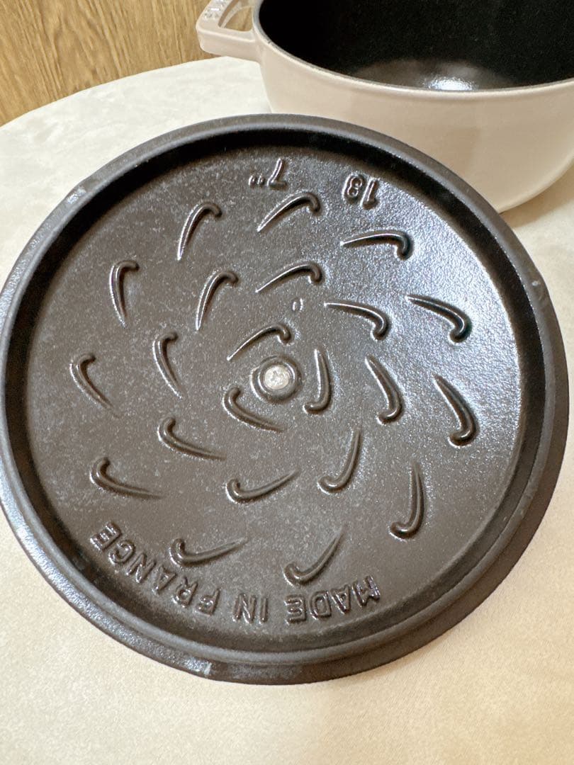 【美品】1〜2人用にぴったり♡煮込み料理が美味しい◎staubワナベMリネン