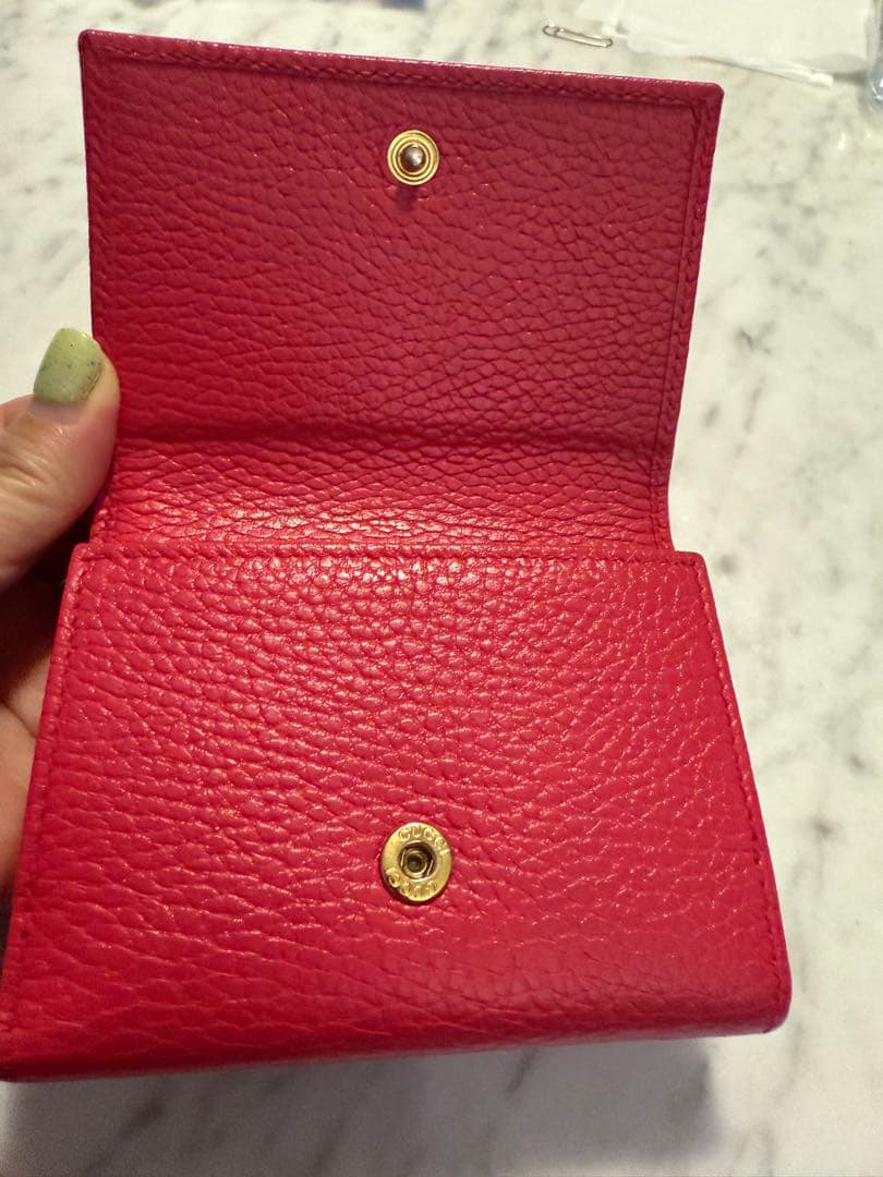 箱付きGUCCI ミニ財布　マーモント　エンボスロゴ