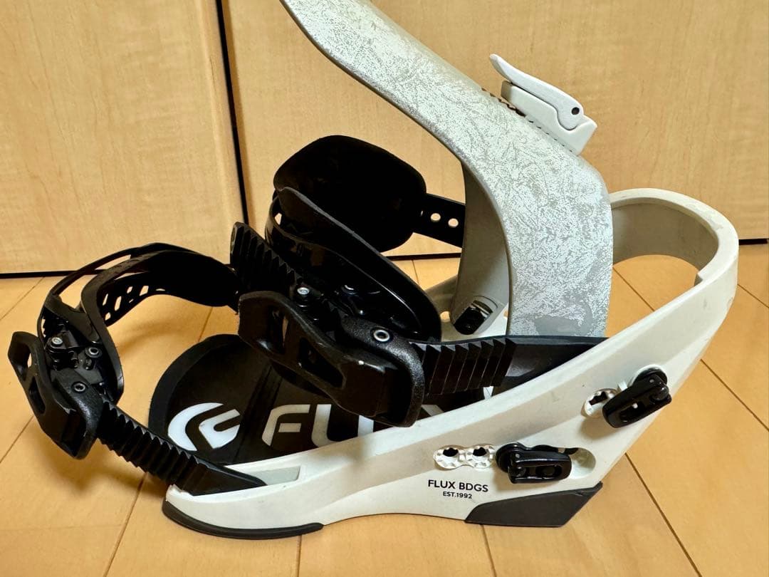 22-23 FLUX CV Sサイズ スノーボードビンディング