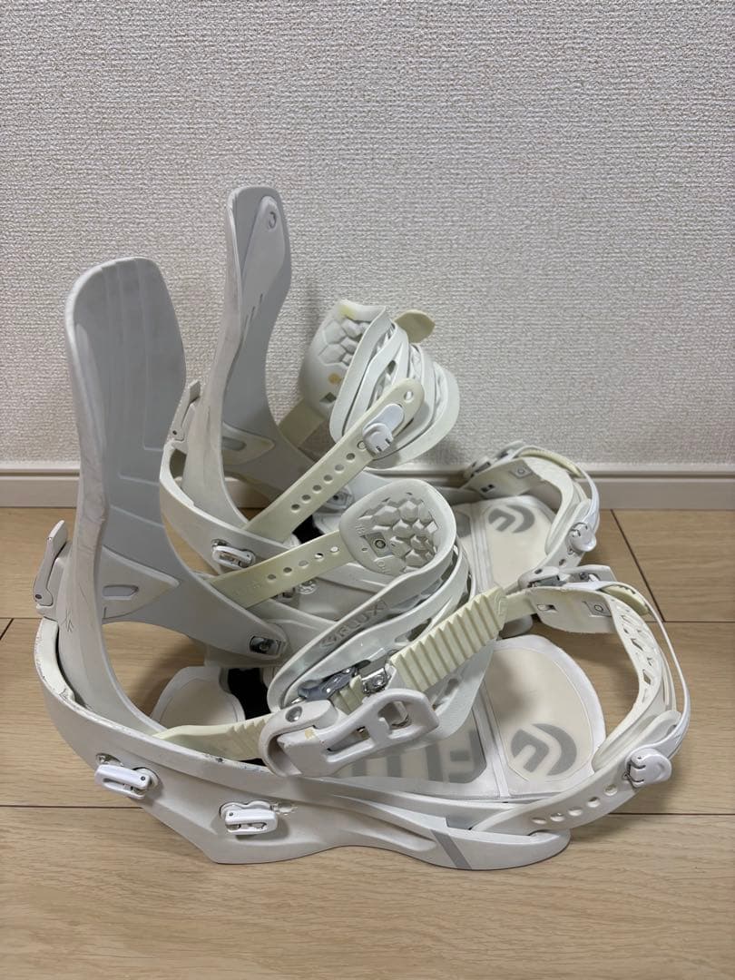 FLUX XF スノーボードビンディング M ホワイト