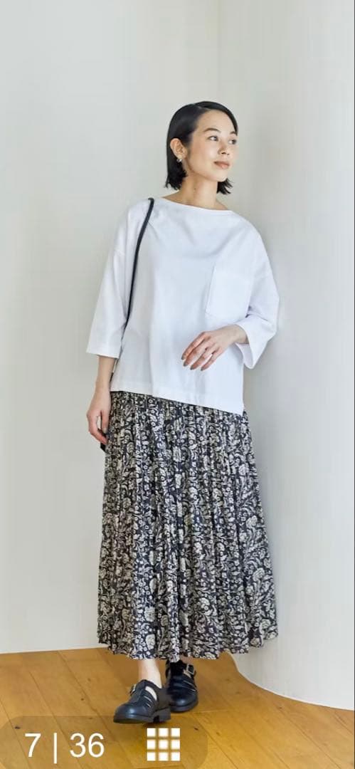 【新品未使用】人気完売品　北欧暮らしの道具店　ソワ　Soi-e 花柄スカート