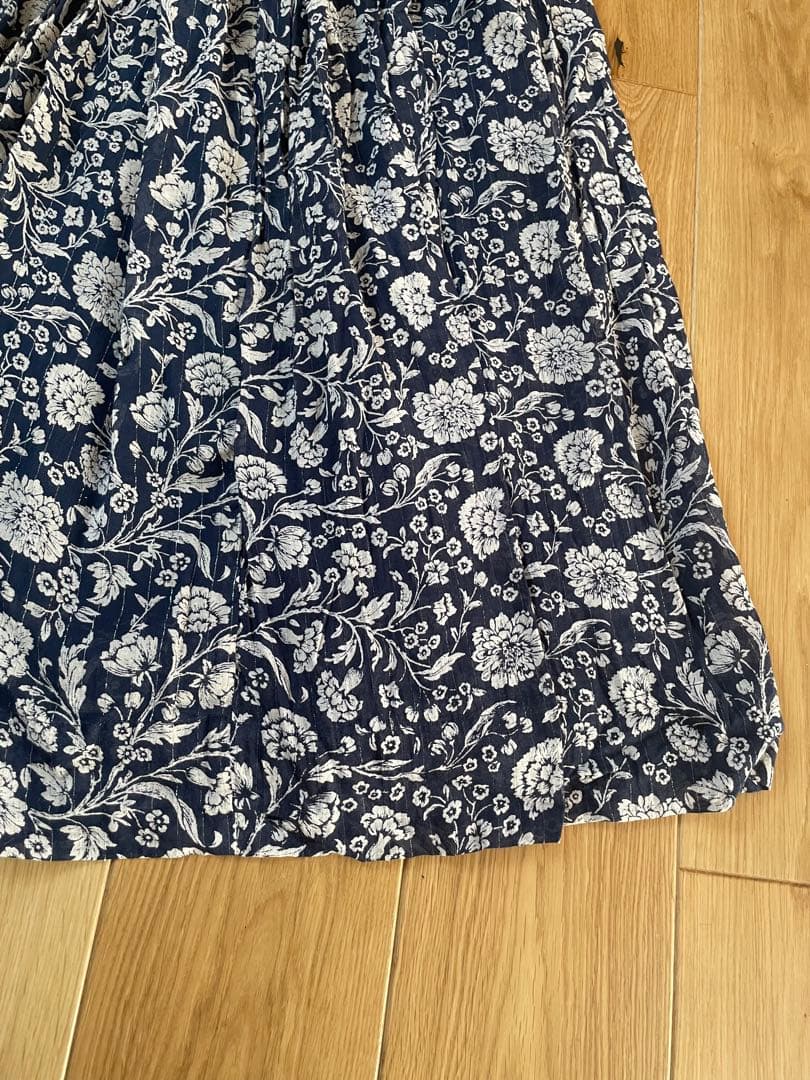 【新品未使用】人気完売品　北欧暮らしの道具店　ソワ　Soi-e 花柄スカート