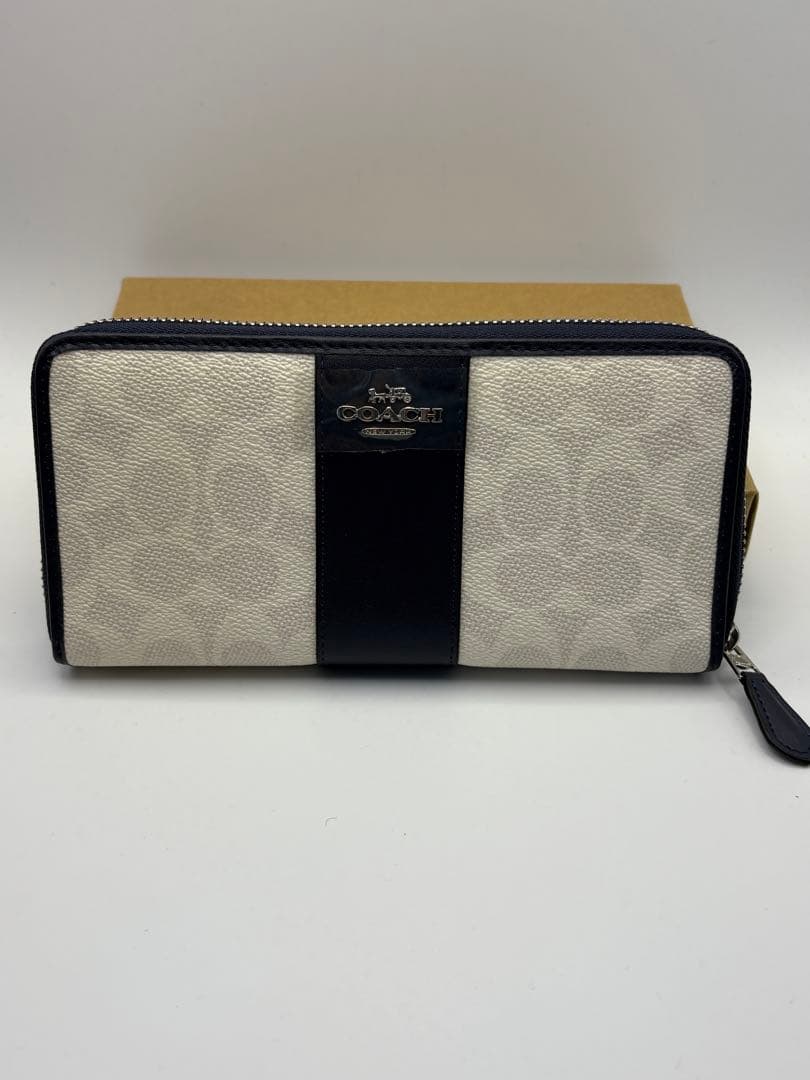 coach 長財布　ホワイトネイビー