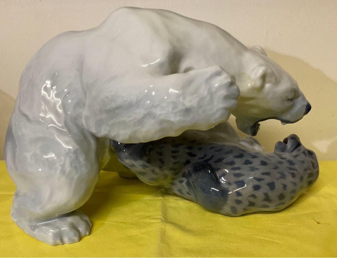   大型 オブジェ シロクマとアザラシ