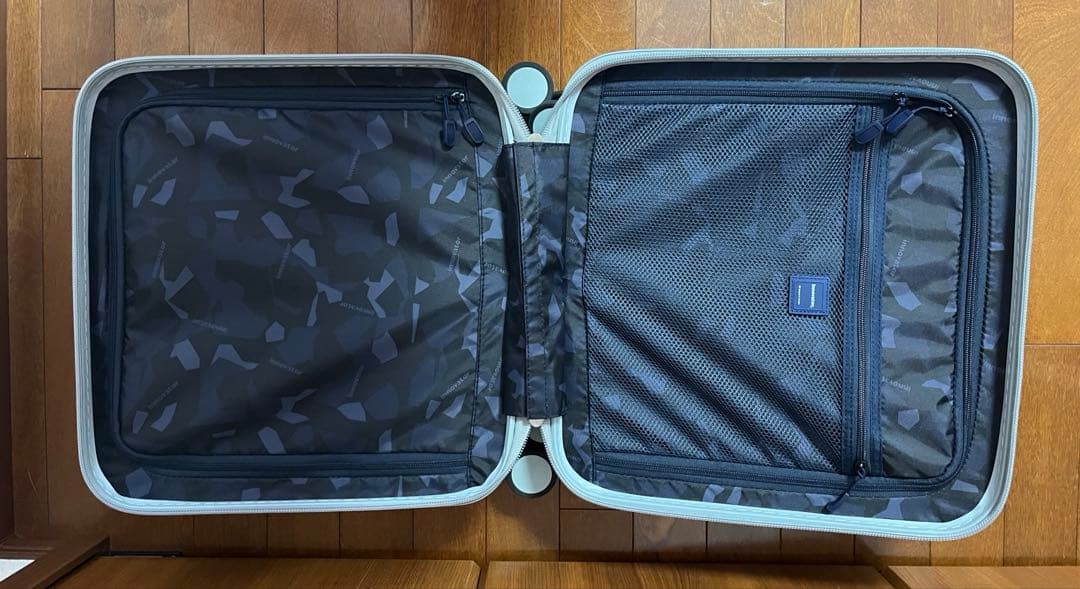 innovator イノベーター スーツケース 33L ペールブルー