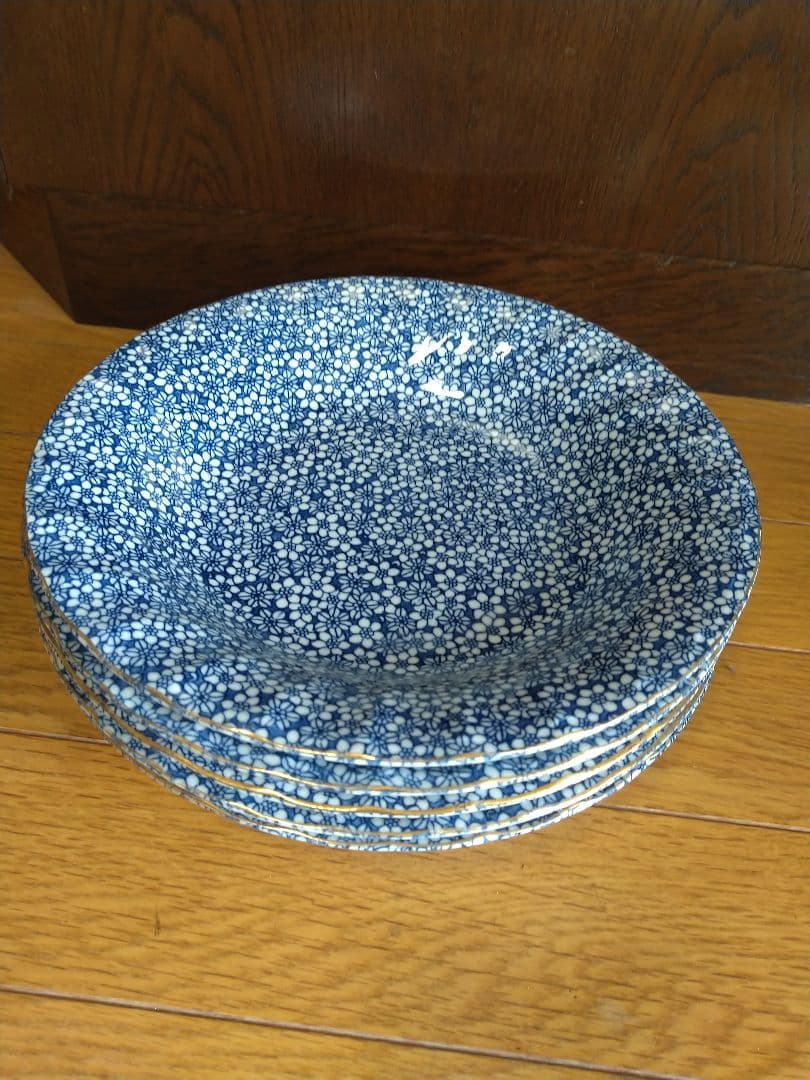 青と白の花柄皿 5枚セット 直径23cm