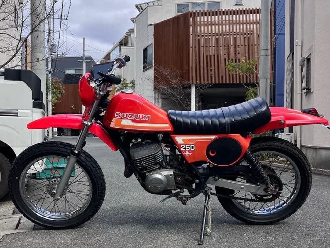 スズキ・TS250ハスラー　TS2504シート タックロール張替え