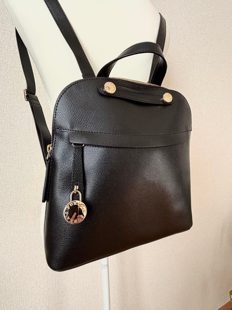 FURLA パイパー リュックサック ブラック