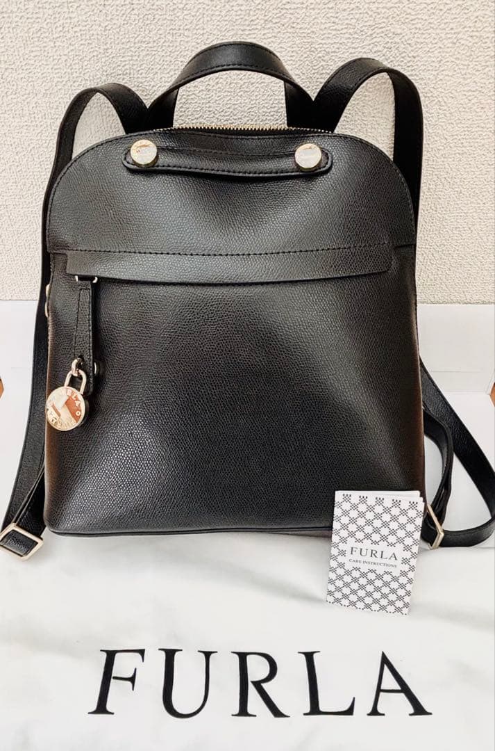 FURLA パイパー リュックサック ブラック