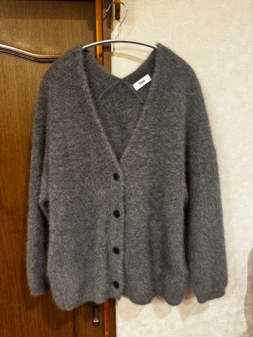 新品未使用TONAL FOX×CASHMERE Vネックカーデグレー