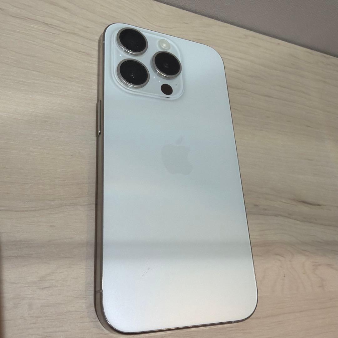 【美品】iPhone 15 pro 256GB 本体