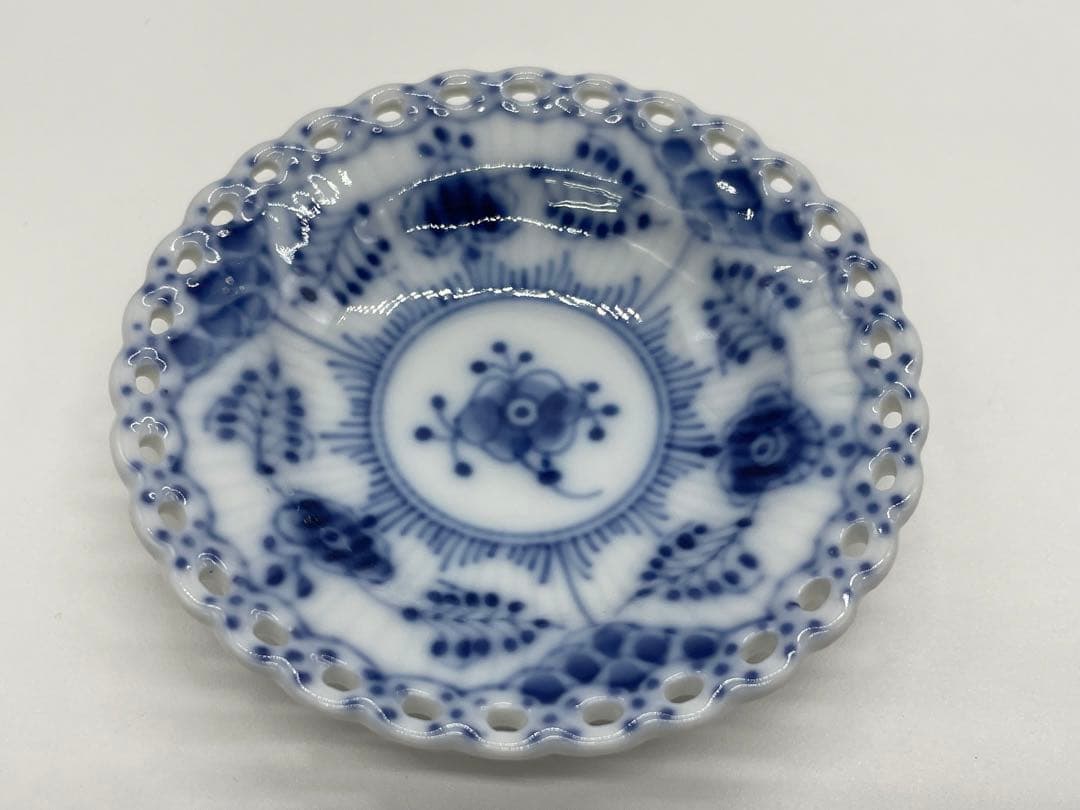 ロイヤルコペンハーゲン ブルーフルーテッドフルレース小皿