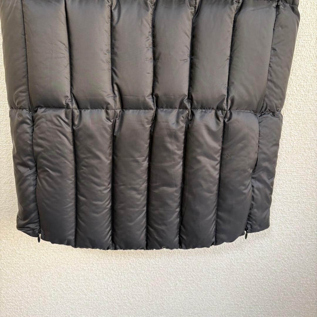 【超美品】 peak ダウンベスト　ブラック１