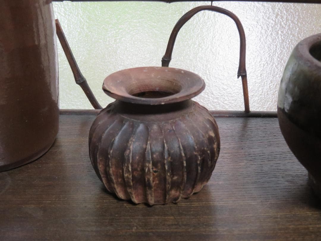◆377◆ 灰陶鎬文瓶　花瓶　イラン　テッペハサンル　黒釉篠木文壺