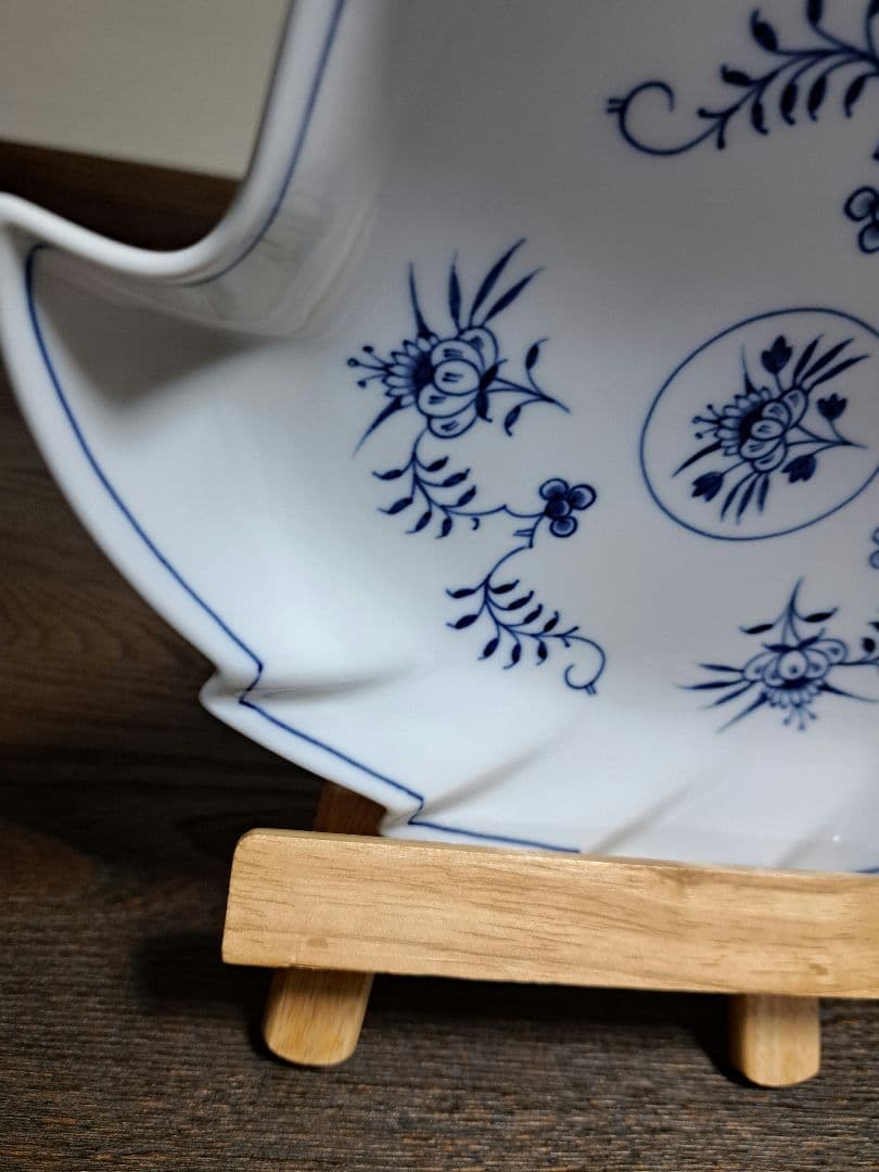 新品　MEISSEN 葉型皿 白磁 青花 取っ手付きブルーオニオンスタイル