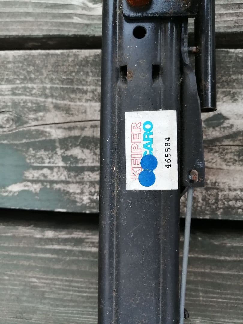R32スカイライン用　レカロシートレール正規品運転席用