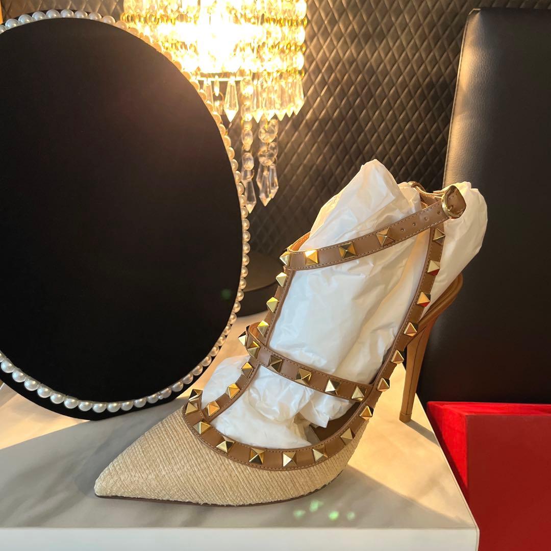 VALENTINO ヴァレンティノガラバーニロックスタッズストローレザーパンプス