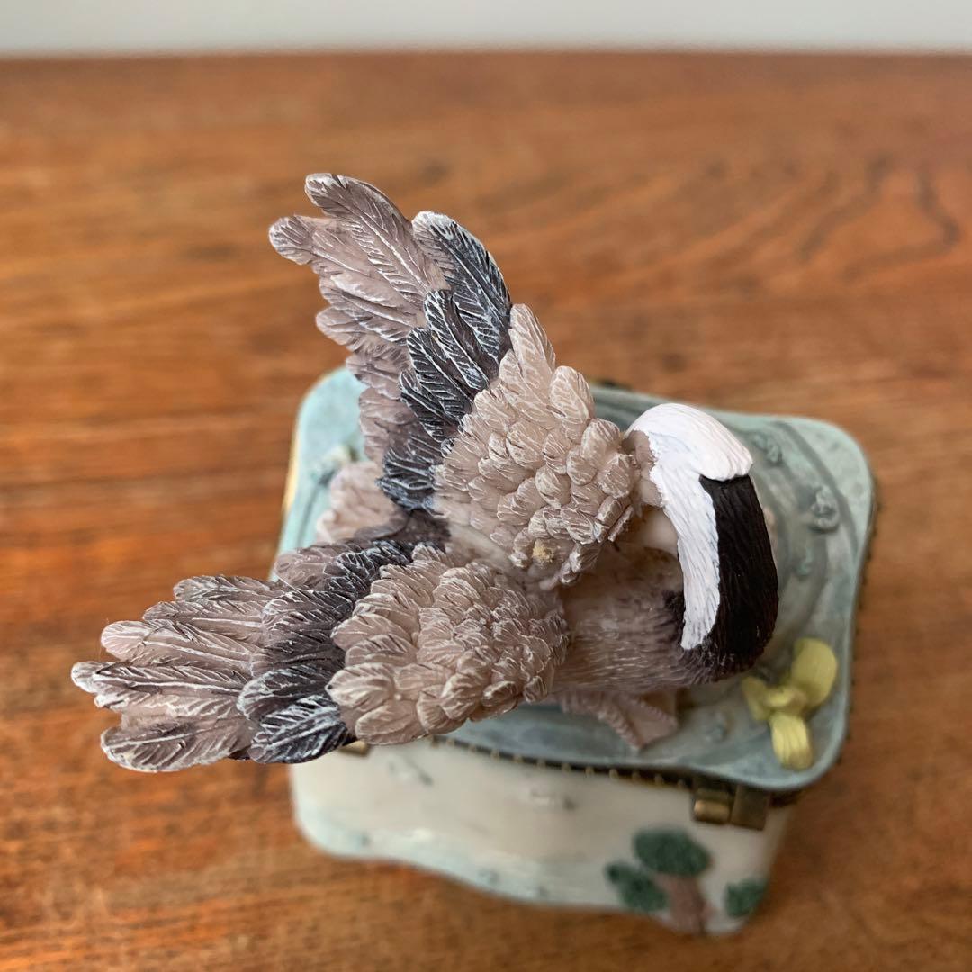 確認用　ペリカン　小物入れ　毛づくろいをする水鳥　バードオブジェ　リモージュ風