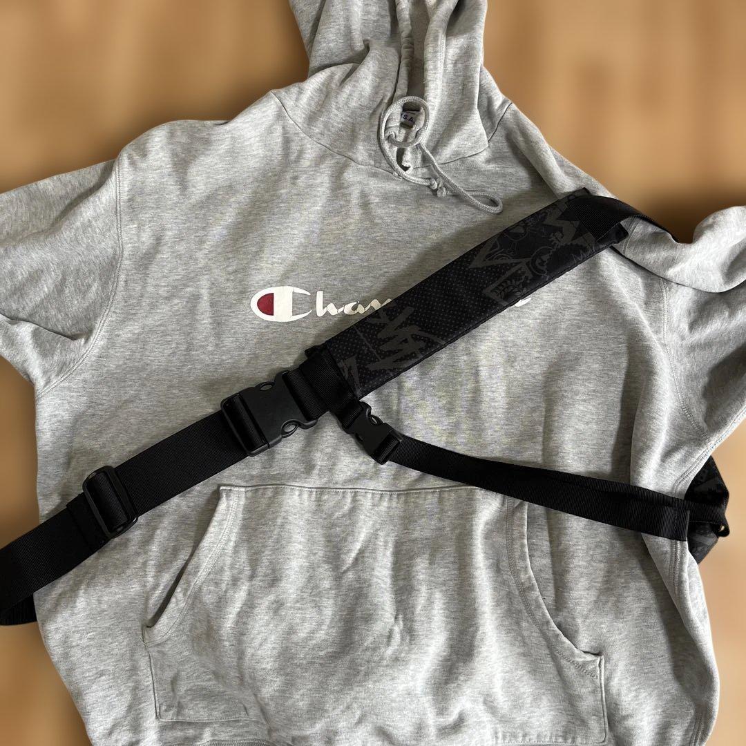 stussy 黒 ブラック グラフィックメッセンジャーバッグ ショルダーバッグ