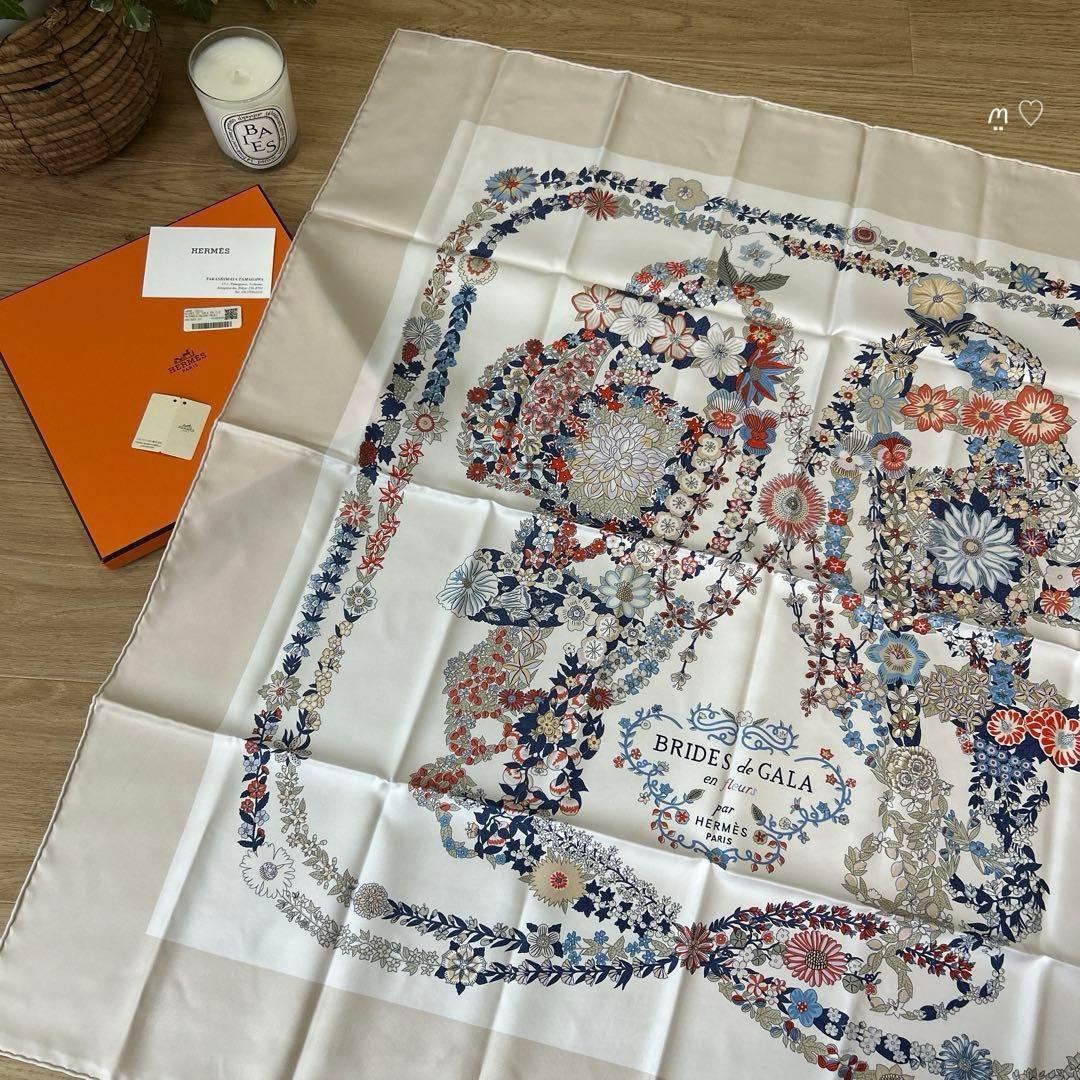HERMESエルメス　カレ90　ブリッドドゥガラアンフルール　シルクスカーフ花柄