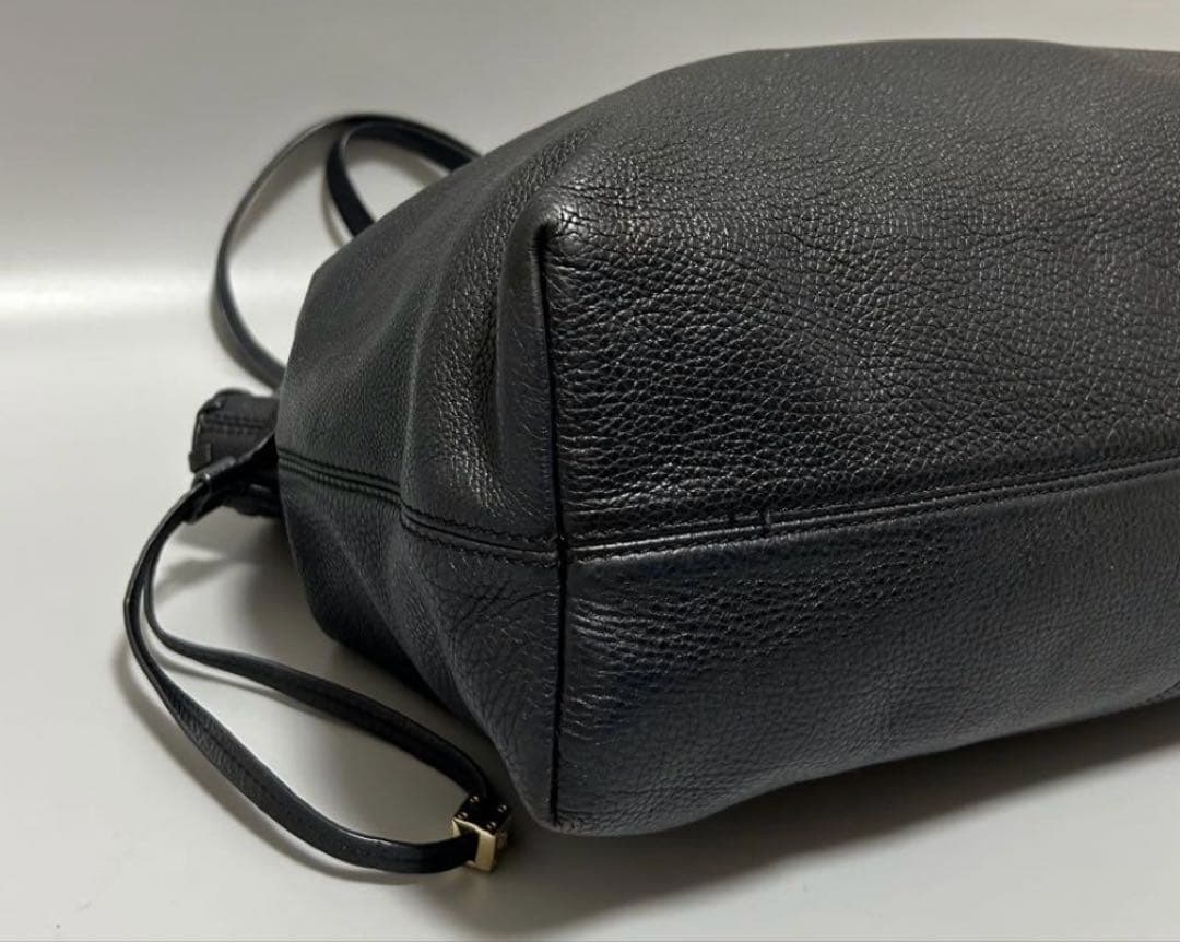 Tory Burchブラックレザートートバッグ 編み込みデザイン