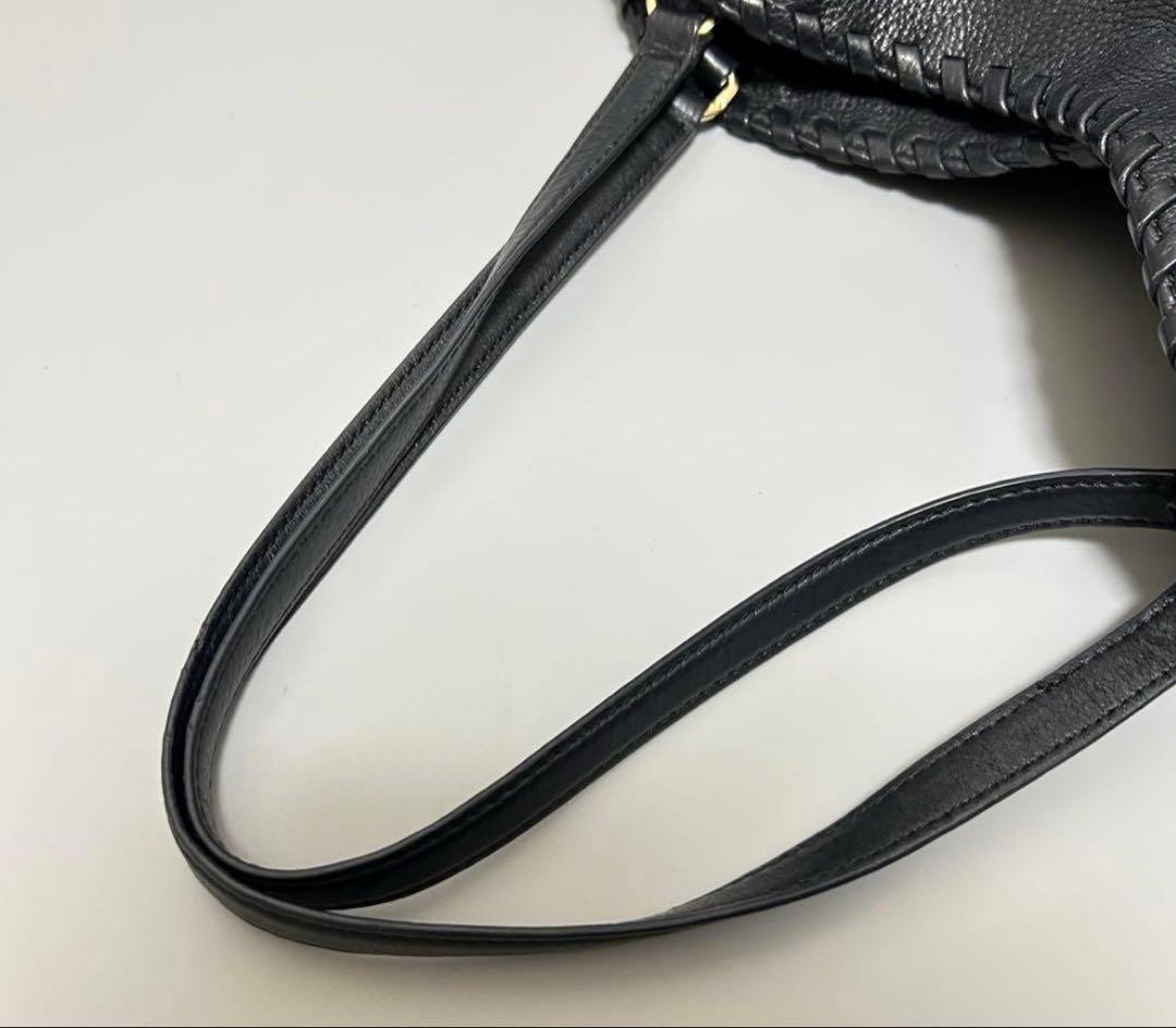 Tory Burchブラックレザートートバッグ 編み込みデザイン