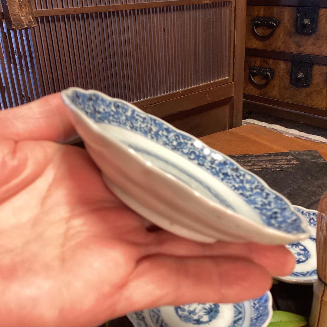 A1059 古伊万里　染付　花唐草　見込松竹梅に富士　輪花型　小皿　　1枚