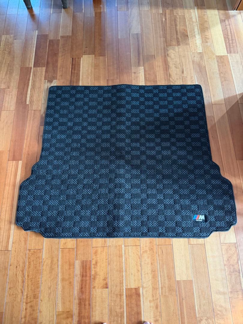 純正 G31 5シリーズツーリング Mスポーツ トランクマット