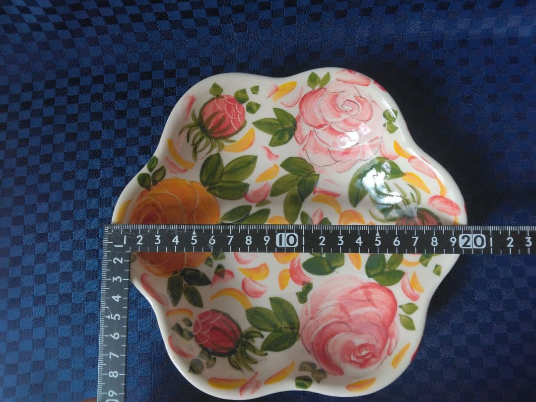 ポーリッシュポタリーポーランド食器◆花びら型ボウルφ20cmミレナ社花柄