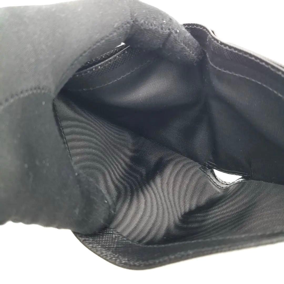 【極美品】プラダ 二つ折り財布 トライアングルロゴ ブラック