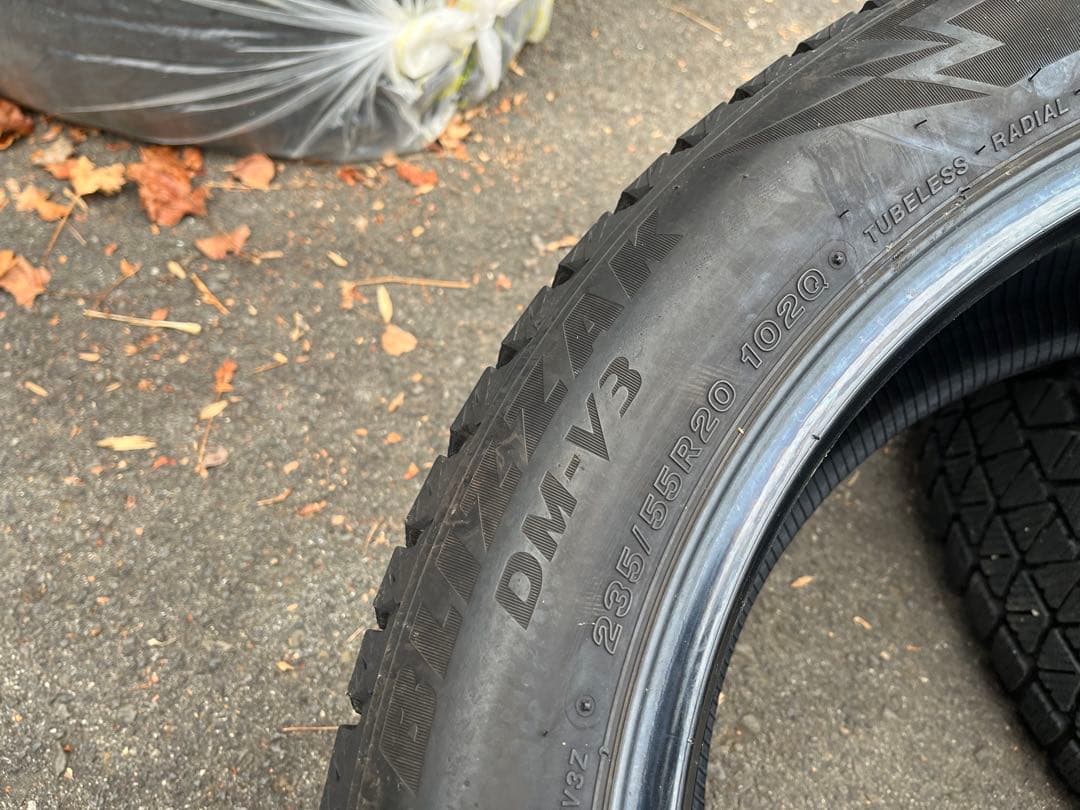 最終値下げ235/55/20 ブリヂストンDM-V3 2022製造 スタッドレス