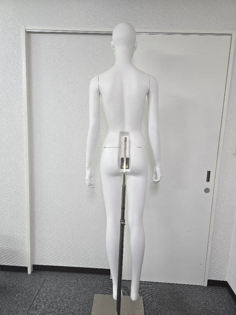 婦人全身マネキン ホワイト 腰受けベースあり