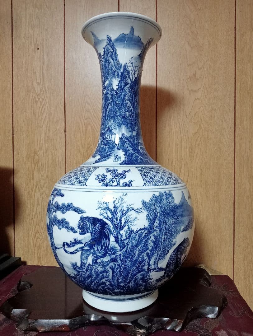 大清康熙年製在銘　四君子(蘭・竹・菊・梅)と5匹の虎　中国陶器花瓶壺