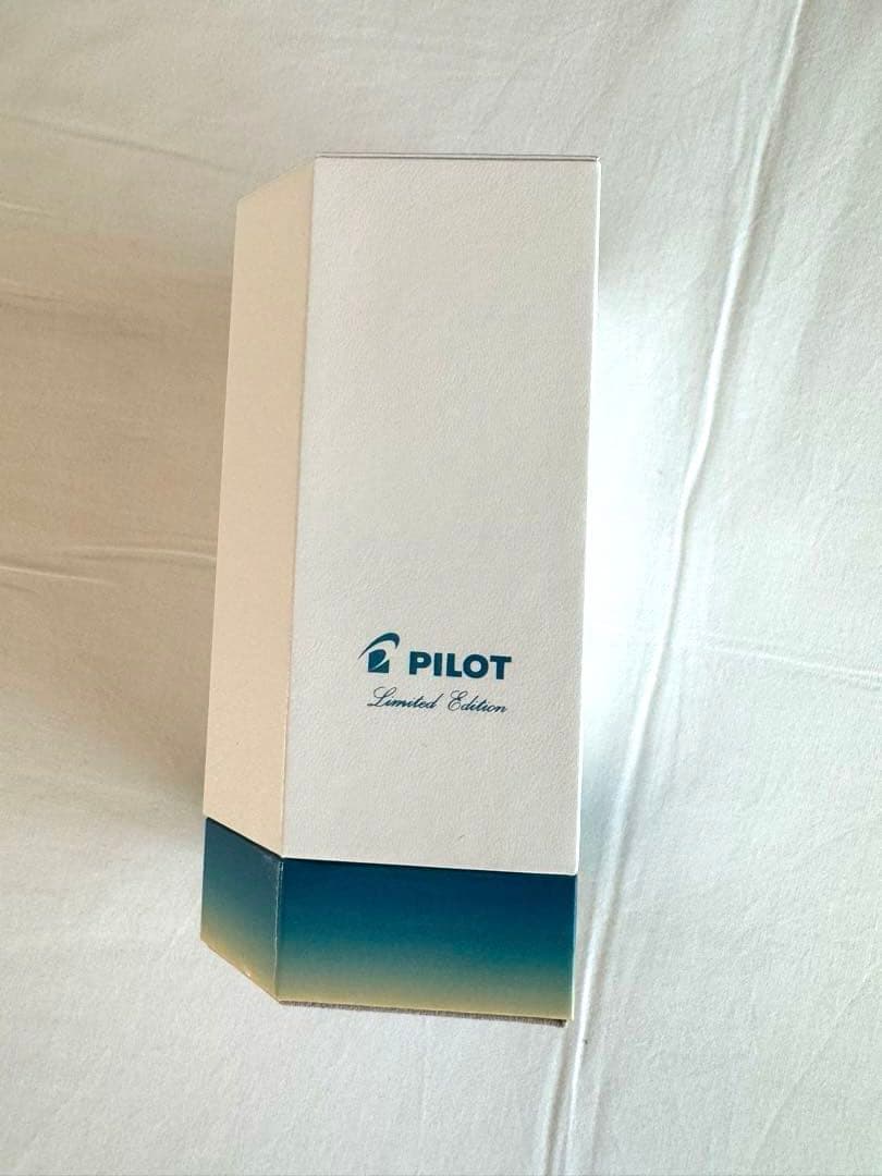 【F・細字】PILOT パイロット キャップレス 2024 限定　シーショア