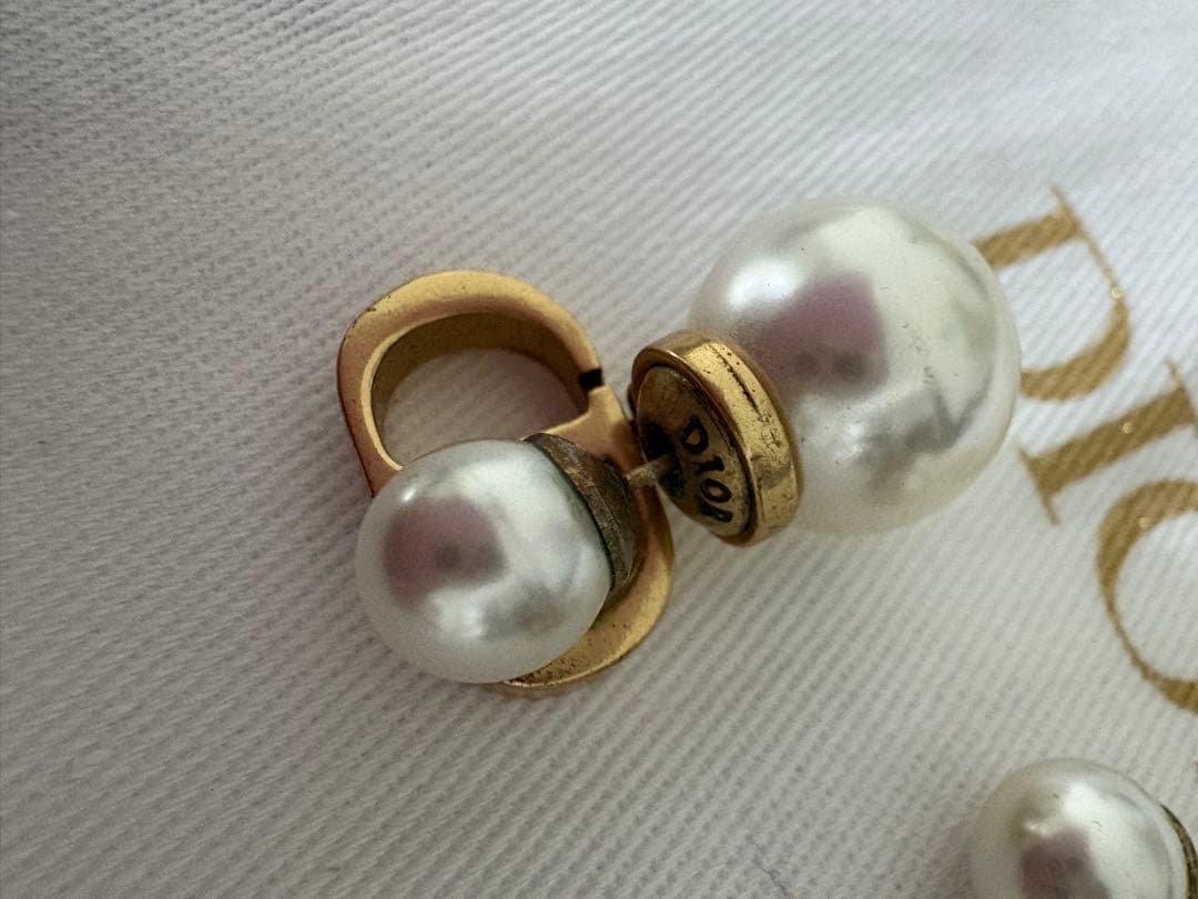 Christian Dior パールピアス　CDロゴ