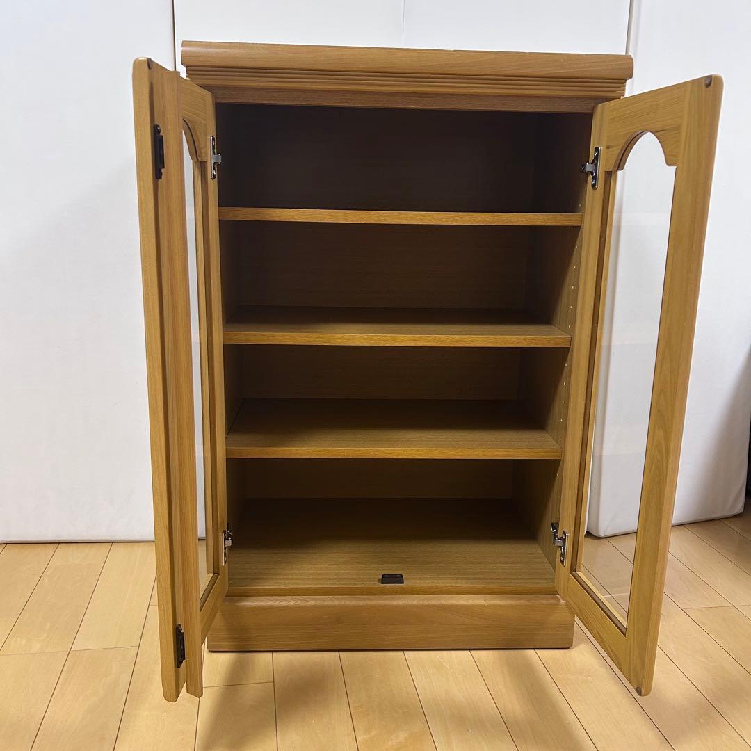 北欧ガラスキャビネット　木製　木研株式会社　コンパクト　可動棚3枚　食器棚