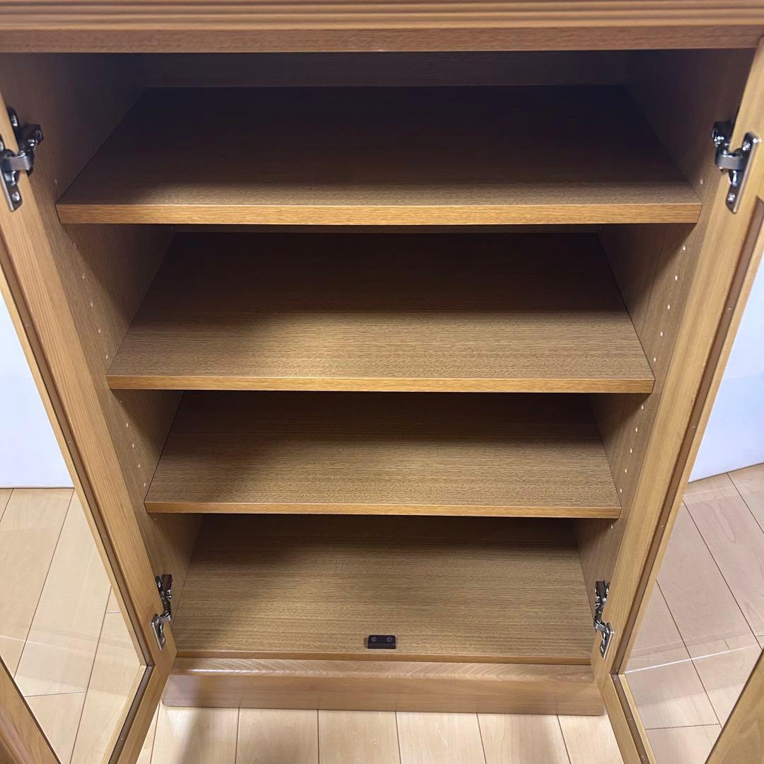 北欧ガラスキャビネット　木製　木研株式会社　コンパクト　可動棚3枚　食器棚