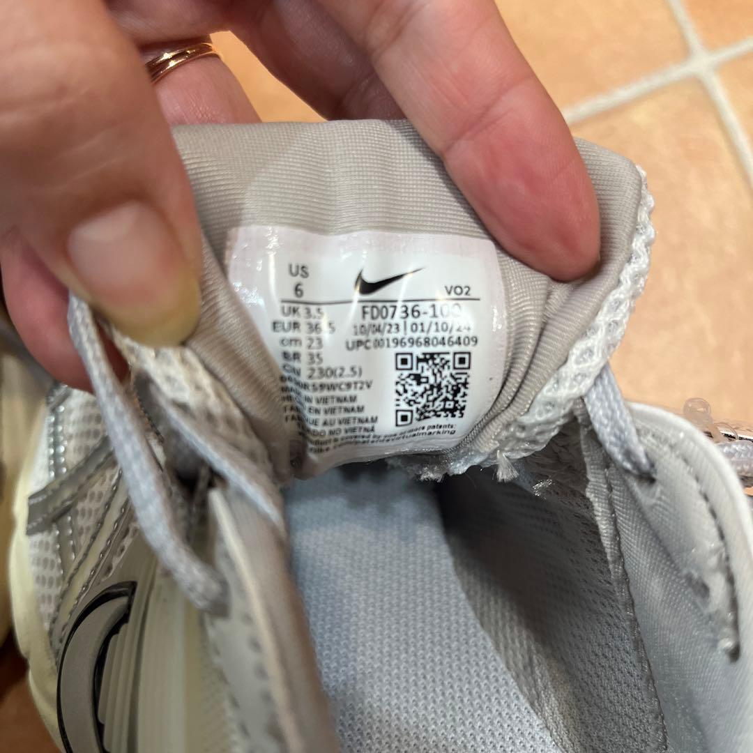 靴 NIKE V2K RUN