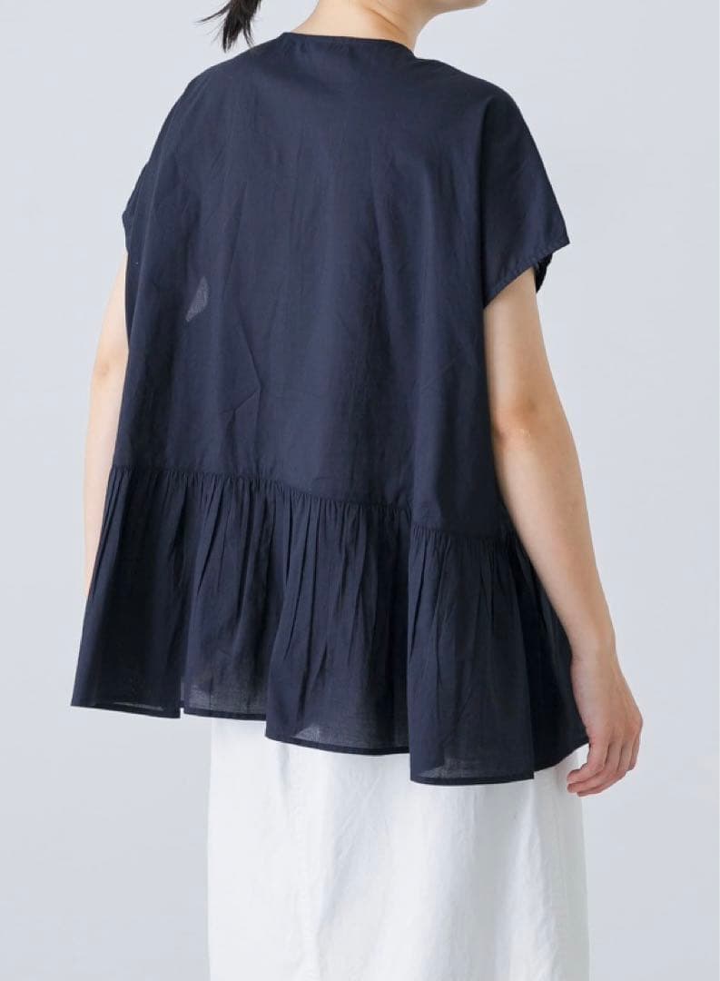 新品タグ付き　かぐれ　フロント刺繍フレンチブラウス　NAVY